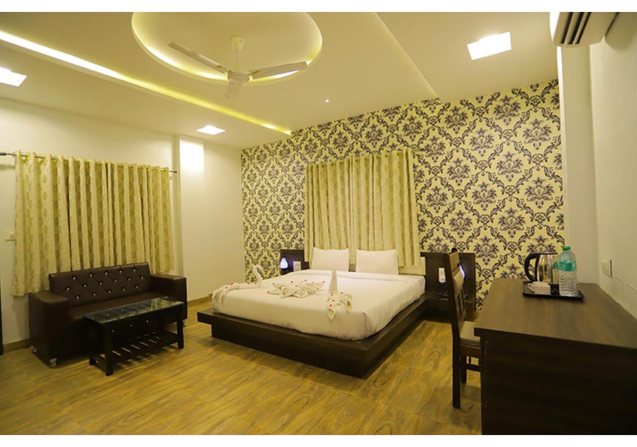 Hotel Raha Udaipur Eksteriør bilde