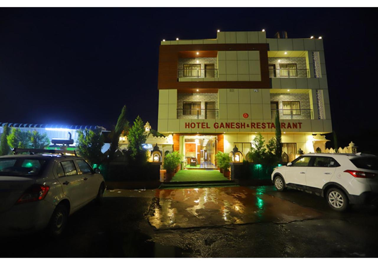 Hotel Raha Udaipur Eksteriør bilde
