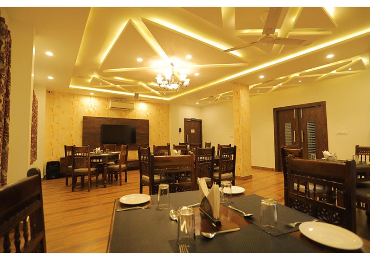 Hotel Raha Udaipur Eksteriør bilde