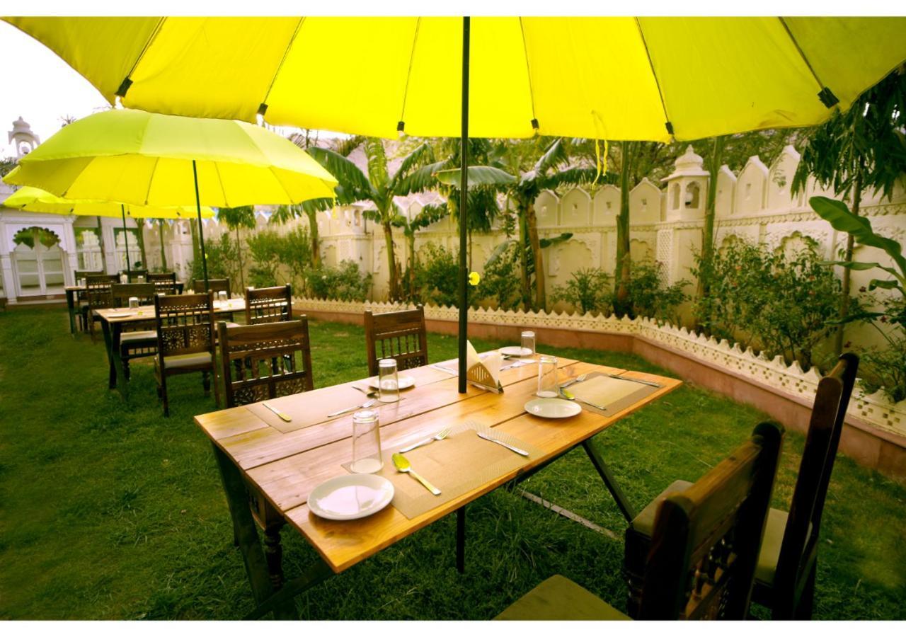 Hotel Raha Udaipur Eksteriør bilde