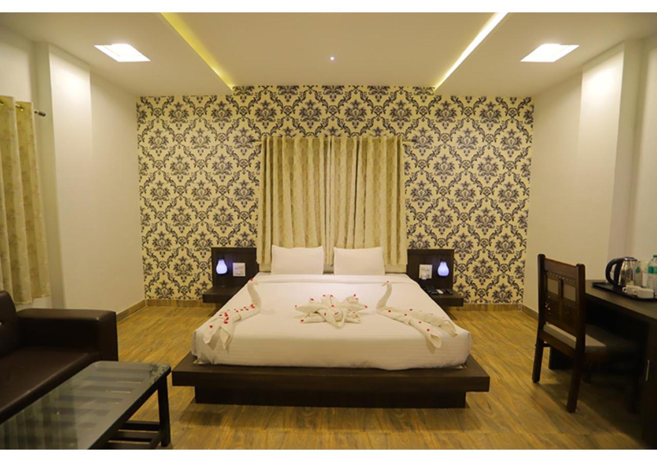 Hotel Raha Udaipur Eksteriør bilde