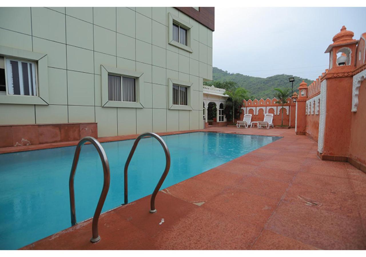 Hotel Raha Udaipur Eksteriør bilde