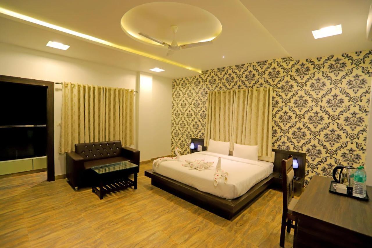 Hotel Raha Udaipur Eksteriør bilde